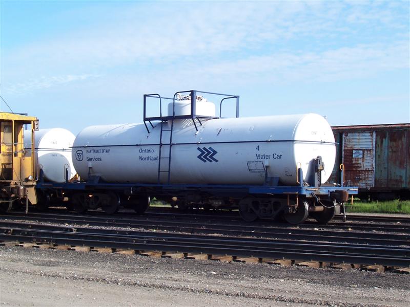 Walker Coe photo. Cochrane, Ontario. June 8, 2005.